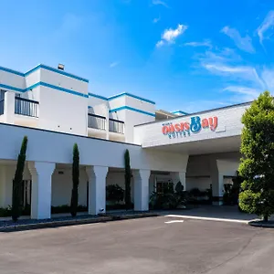 Hotel Oasis Bay Suites, Tampa, Busch Gardens, Usf